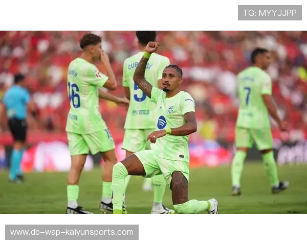 白菜价买巨星？巴萨3000万镑锁定英超神锋，降薪成最后一道坎，巴萨与球员达成降薪协议